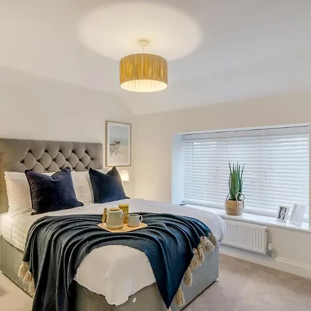 Spacious 6-Bed Home, Near The Norfolk Broads Clippesby Экстерьер фото