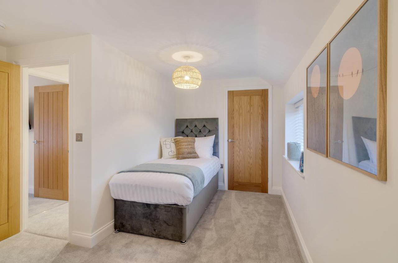 Spacious 6-bed Home, Near The Norfolk Broads Clippesby