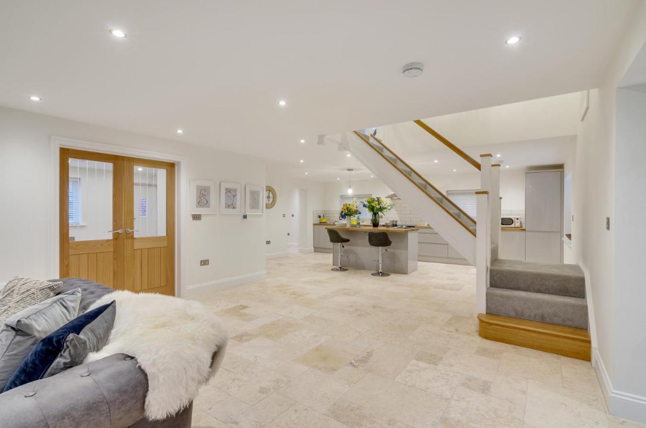 Spacious 6-bed Home, Near The Norfolk Broads * Clippesby