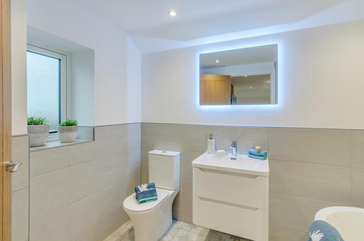 Spacious 6-bed Home, Near The Norfolk Broads Holiday home