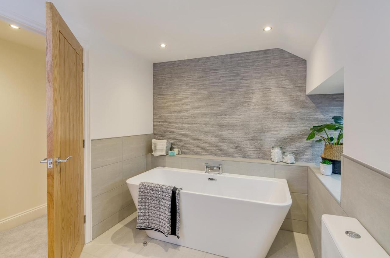 Spacious 6-bed Home, Near The Norfolk Broads Holiday home