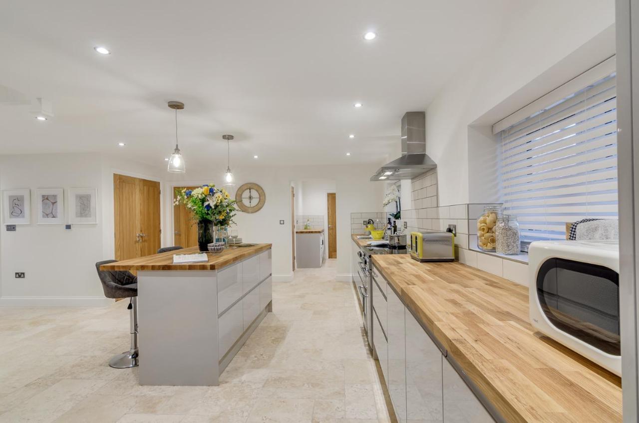 Spacious 6-bed Home, Near The Norfolk Broads Holiday home Clippesby
