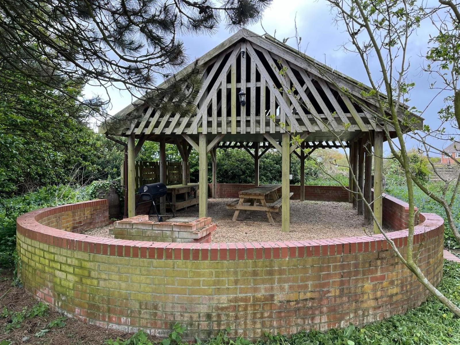 Spacious 6-bed Home, Near The Norfolk Broads Clippesby